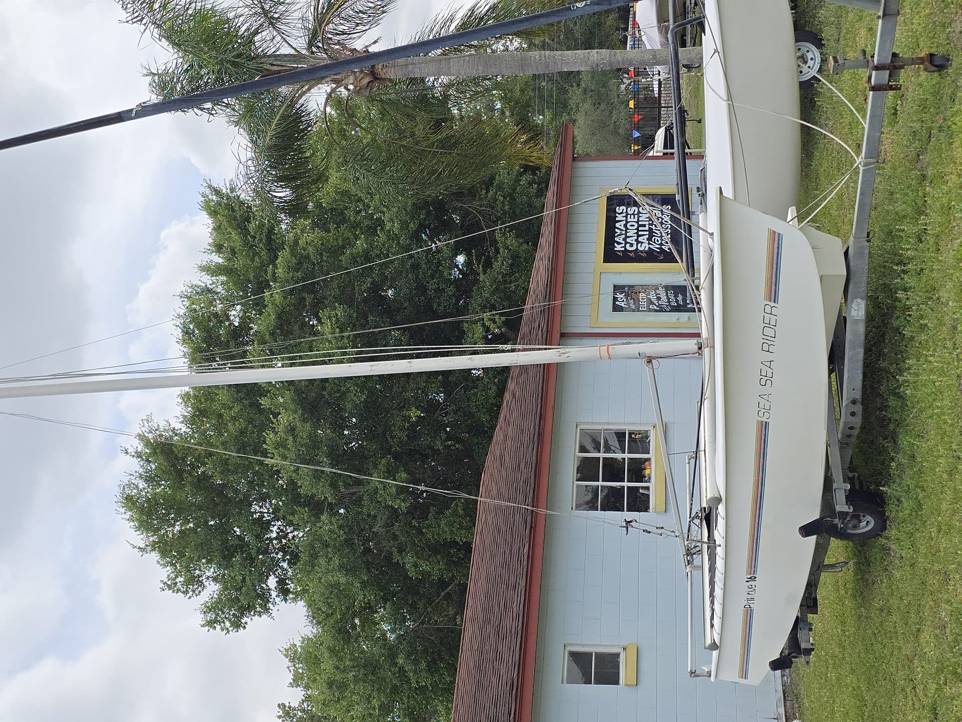 16 ft catamaran sailing on Lake Fairview